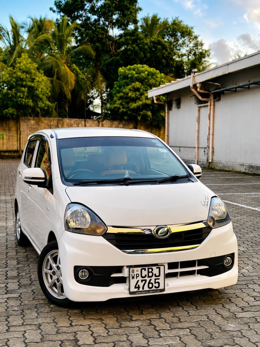 Daihatsu Mira 2016 - exterior
